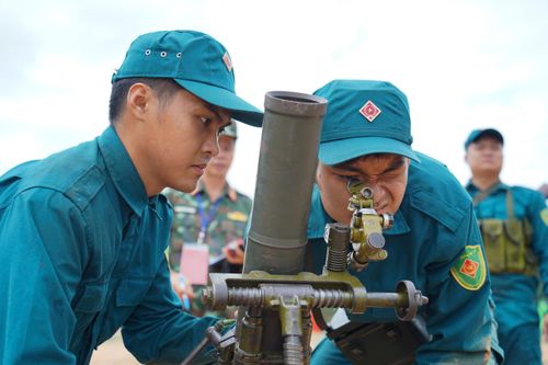 Các pháo thủ thực hành nội dung thi