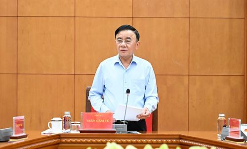 Thường trực Ban Bí thư Trần Cẩm Tú vừa ký ban hành Hướng dẫn số 01-HD/TW ngày 19-5-2026 về một số vấn đề cụ thể thi hành Điều lệ Đảng