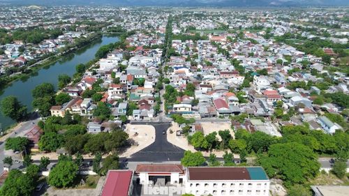 Việc tháo dỡ đoạn tường bao do người Pháp xây dựng hơn 100 năm trước của khu đồn Mang Cá cũ để kết nối trục đường Thái Phiên - Đinh Tiên Hoàng - Kẻ Trài được xem là bước đi mang ý nghĩa đặc biệt, bởi tuyến giao thông này đã bị chia cắt suốt hơn 140 năm.