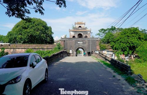  Theo Trung tâm Quản lý và Khai thác hạ tầng TP. Huế, phương án tổ chức giao thông mới tại khu vực cửa Kẻ Trài và cửa Đông Ba được áp dụng nhằm giảm tải cho các tuyến nội đô, đồng thời kết nối lại những trục giao thông từng bị chia cắt nhiều năm qua. 