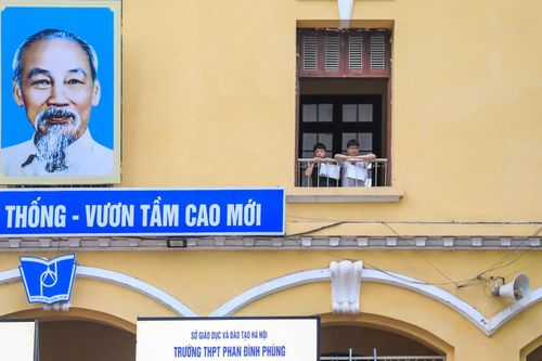 Buổi chiều, các thí sinh sẽ làm bài thi môn Ngoại ngữ.