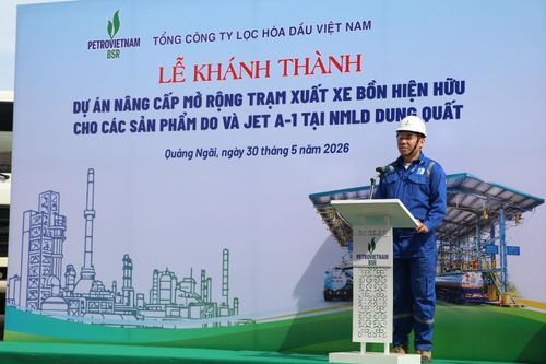 Ông Ngô Tấn Quảng - Giám đốc Công ty cổ phần Bảo dưỡng và Sửa chữa Công trình Dầu khí (PMS) đại diện cho nhà thầu phát biểu tại lễ khánh thành.
