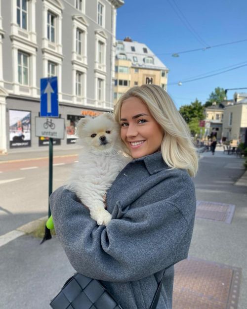 Nữ MC truyền hình Helene Spilling kết hôn với thủ quân Arsenal - Amrtin Odegaard hè năm ngoái
