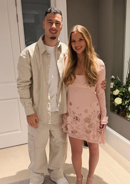 Isabella Rousso, vị hôn thê xinh đẹp của Gabriel Martinelli là một sinh viên y khoa và có tầm ảnh hưởng trên mạng xã hội
