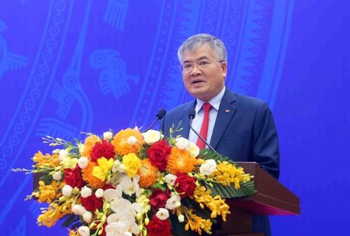 Đồng chí Cấn Đình Tài, Phó Chủ nhiệm Văn phòng Chủ tịch nước phát biểu tại buổi họp báo. 
