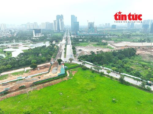 Ở phía đường Hoàng Minh Thảo, mặt bằng cơ bản sạch, sẵn sàng triển khai thi công hầm chui.