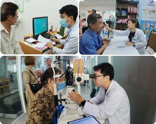 Bác sĩ Bệnh viện Da liễu Thành phố Hồ Chí Minh khám bệnh cho người dân phường Xuân Hòa.