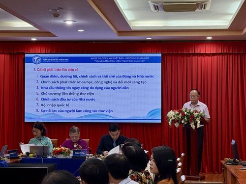 Các chuyên gia, nhà nghiên cứu, người làm công tác bảo tàng chia sẻ nhiều kinh nghiệm hoạt động thực tiễn tại hội thảo.