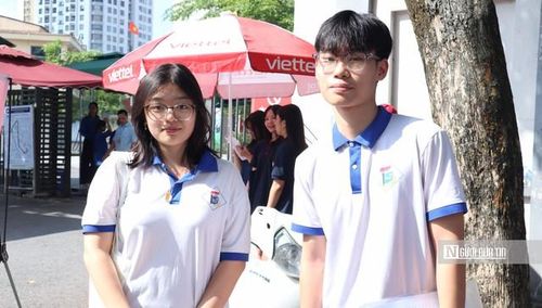Nhiều thí sinh cho rằng, đề thi môn tiếng Anh “dễ thở”, tự tin đạt điểm cao.