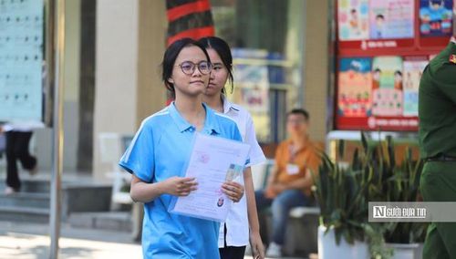 Nhiều thí sinh đánh giá đề thi tiếng Anh vừa sức.