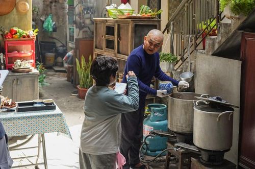 Ngay từ khi công bố dự án, Mùi Phở đã thu hút sự chú ý bởi sự xuất hiện của NSƯT Xuân Hinh.