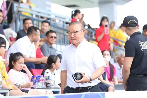 HLV Park Hang Seo đang đối diện một kết thúc nhiều tiếc nuối cùng Bắc Ninh FC trước lúc sang Thái Lan làm việc. Ảnh: CLB Bắc Ninh