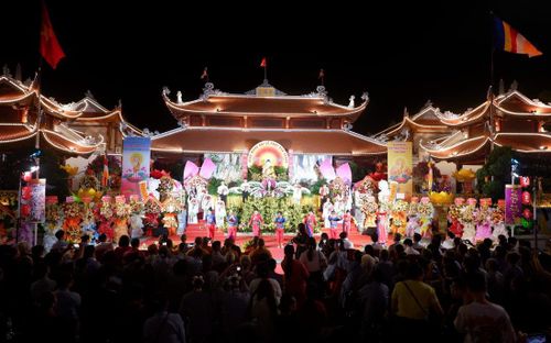 Đại lễ Phật đản ở Chùa Thành - ngôi chùa cổ kính bên dòng sông Kỳ Cùng nơi xứ Lạng