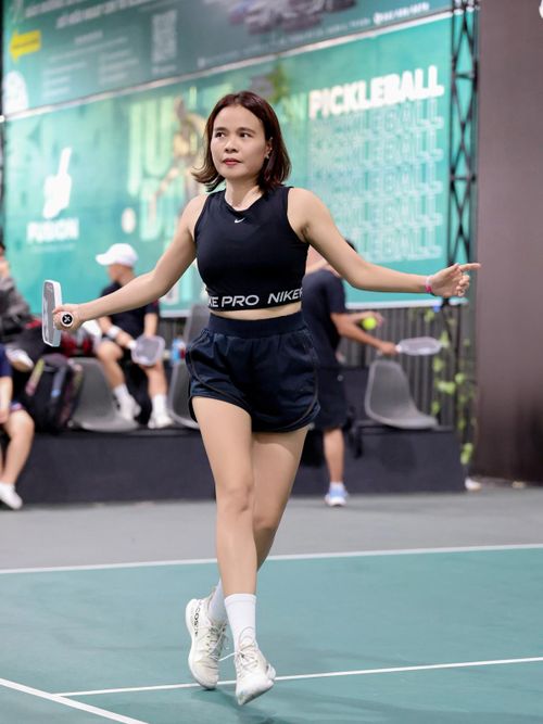 Thời trang trên sàn thi đấu của Madam Truyền tạo sự khỏe khoắn, năng động nhưng vẫn rất duyên dáng, thu hút. Ảnh: Kingtek