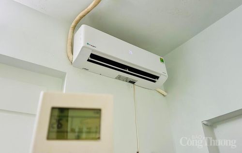 Người dân chủ động sử dụng máy lạnh ở mức 26 độ nhằm tiết kiệm điện. Ảnh: Nguyễn Hoàng