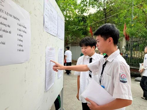Các thí sinh trên địa bàn thành phố Hà Nội đang bước vào kỳ thi tuyển sinh vào lớp 10 trung học phổ thông công lập năm học 2026-2027.