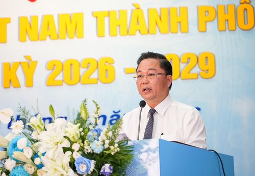 Chủ tịch Ủy ban MTTQ Việt Nam thành phố Lê Trí Thanh phát biểu tại đại hội. Ảnh: HỒ QUÂN