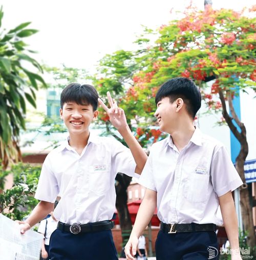 Thí sinh Thí sinh tự tin bước vào tự tin bước vào kỳ thi tuyển sinh kỳ thi tuyển sinh lớp 10, năm học 5 lớp 10, năm học 2026-2027 tại điểm thi Trường THPT Trường THPT Ngô Quyền.