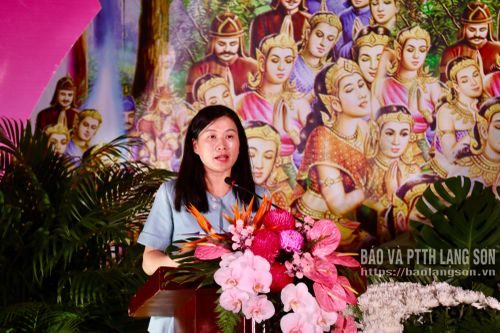 Đồng chí Trần Thanh Nhàn, Phó Chủ tịch UBND tỉnh phát biểu tại Đại lễ Phật đản