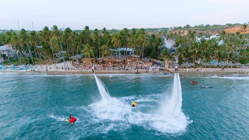 Du khách sẽ được chiêm ngưỡng buổi trình diễn Flyboard với những màn nhào lộn thót tim