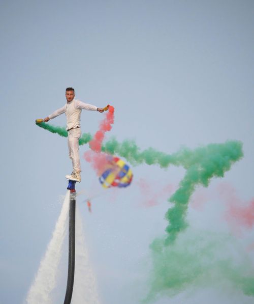 Flyboard đang dần được nhìn nhận như một hình thức trình diễn nghệ thuật trên biển