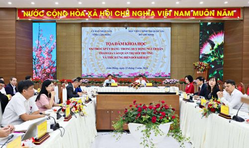 Tỉnh Lâm Đồng phối hợp với Học viện Chính trị quốc gia TP. Hồ Chí Minh tổ chức Tọa đàm khoa học vai trò của cấp ủy Đảng trong huy động người dân tham gia vào quản trị môi trường và thích ứng biến đổi khí hậu ngày 22/5 vừa qua. Ảnh: Chính Thành
