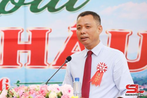 Đồng chí Phó Chủ tịch UBND tỉnh phát biểu tại ngày hội.