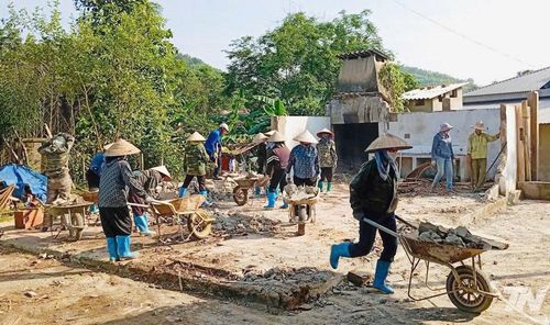 Hoạt động hỗ trợ, giúp đỡ nhau trong cộng đồng góp phần sẻ chia khó khăn, tăng tình đoàn kết.