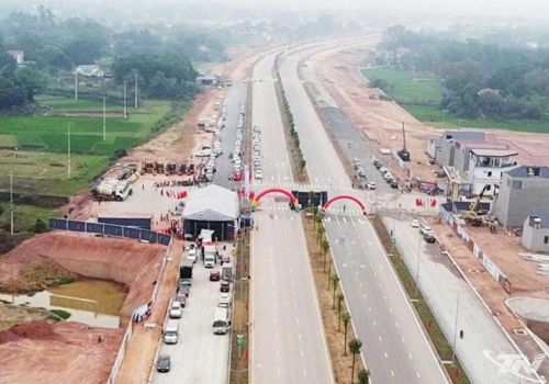 Ngành Xây dựng quản lý, phát triển và đảm bảo an toàn hệ thống kết cấu hạ tầng giao thông.