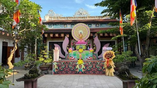Huế có hàng trăm ngôi chùa lớn nhỏ, trong đó có những ngôi cổ tự đã vài trăm năm tuổi. Ảnh: NQ