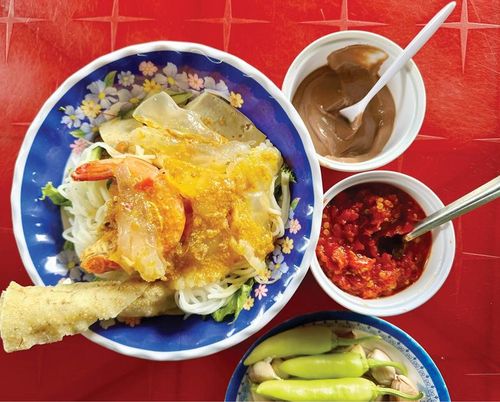 Bún giấm nuốc, món ngon đặc trưng của mùa hè