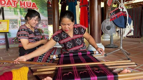 Ngày hội với sự tham gia của gần 600 nghệ nhân đến từ các địa phương