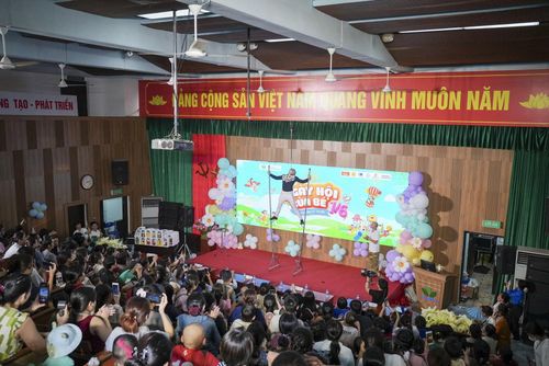 Một tiết mục xiếc tại chương trình.