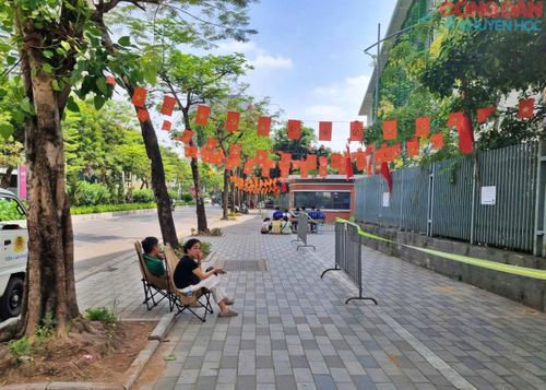 Thời tiết Hà Nội nắng nóng và oi bức.