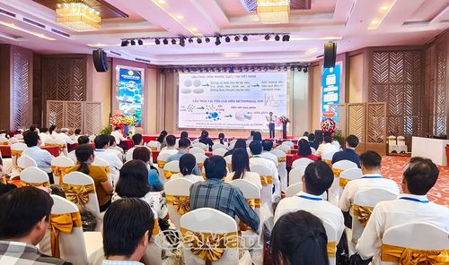 Đại biểu tham dự Hội nghị Khoa học lần III do Bệnh viện Đa khoa tỉnh Cà Mau tổ chức.