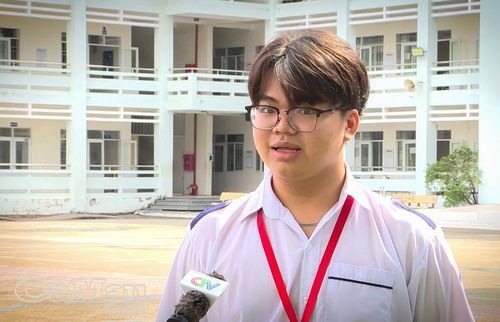 Em Hồ Quốc Thái (Trường THPT Giá Rai), học sinh đạt giải quốc gia môn Ngữ văn, chia sẻ kinh nghiệm hệ thống kiến thức và kỹ năng làm bài đạt điểm cao.