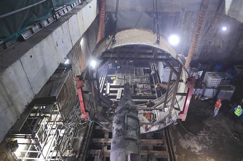 Mỗi bộ phận của máy TBM sẽ mất khoảng 2 ngày để tách rời. Ảnh: Phạm Công