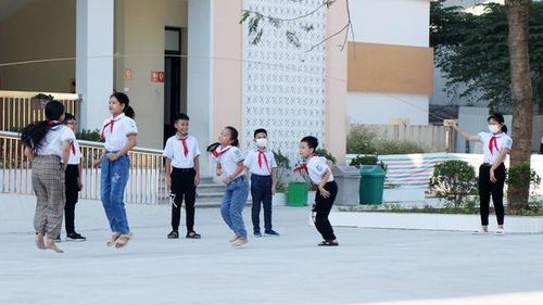 Vận động giúp trẻ phòng ngừa thừa cân, béo phì.