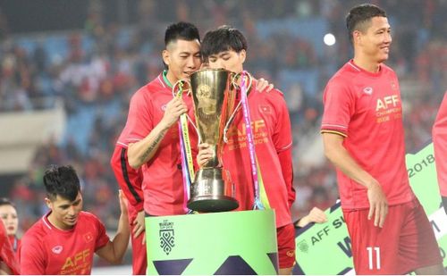 Phượng cũng từng là thành viên tuyển Việt Nam vô địch AFF Cup 2018. Ảnh: CTP