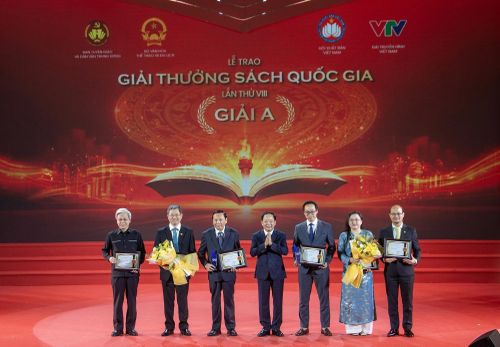  Giải thưởng Sách Quốc gia do Hội Xuất bản Việt Nam, Cục Xuất bản, In và Phát hành (Bộ Văn hóa, Thể thao và Du lịch) phối hợp tổ chức thực hiện. Ảnh: Việt Linh. 