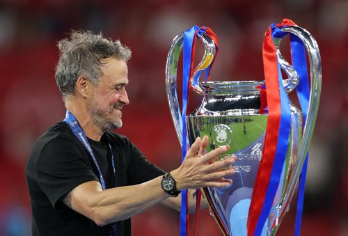 Luis Enrique giúp PSG liên tiếp vô địch Champions League.