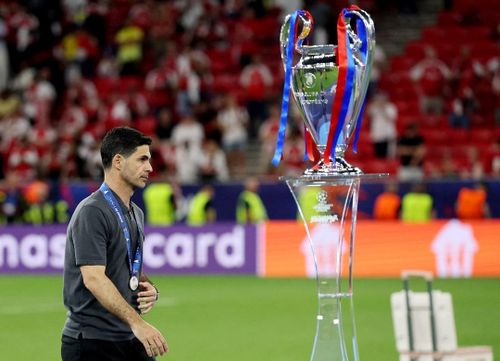  Sự thận trọng từng giúp Arsenal vô địch Ngoại hạng Anh lại trở thành sợi dây trói chân họ ở trận đấu lớn nhất mùa giải. Theo thống kê, Pháo thủ trận này chỉ kiểm soát bóng khoảng 24,7%. Đây cũng là mức thấp nhất của một đội bóng trong trận chung kết Champions League được ghi nhận, cũng như thấp nhất trong bất kỳ trận đấu nào dưới thời Mikel Arteta khi Arsenal có đủ 11 người trên sân suốt trận. Ảnh: Reuters. 