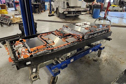  Động thái này xuất phát từ phán quyết vào tháng 1/2023, khi Mexico và Canada giành chiến thắng trong vụ kiện cho phép các nhà sản xuất sử dụng nhiều linh kiện ngoài Bắc Mỹ hơn trong các bộ phận có giá trị cao. 