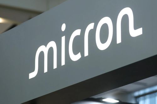 Micron vừa gia nhập nhóm công ty vốn hóa 1.000 tỷ USD nhờ nhu cầu chip nhớ cao. Ảnh: Bloomberg.