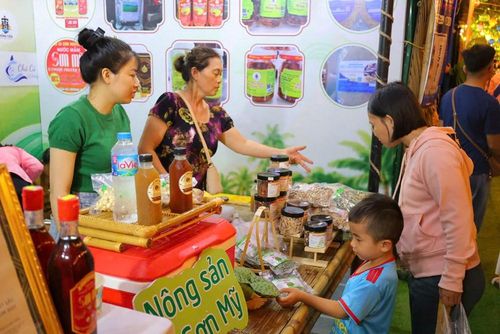 Không gian ẩm thực và trưng bày sản phẩm OCOP góp phần quảng bá văn hóa, du lịch địa phương đến du khách