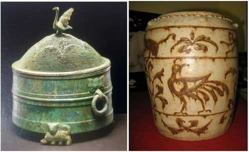 Hình chim công ngạo nghễ trên chóp đỉnh thạp ba chân thời Đông Sơn – Giao Chỉ, vẫn luôn là biểu tượng cao quý trong nghệ thuật trang trí Đại Việt. (Ảnh trái chụp lại từ “Art de Dong Son”, Museé Barbier-Mueller, Genève 2021 do tác giả tham gia biên soạn. Ảnh bên phải do tác giả chụp từ sưu tập Vũ Quốc Hội, Hà Nội)