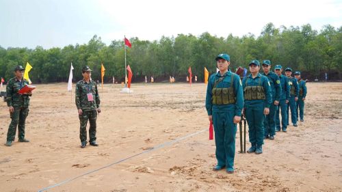 Các đội sẵn sàng trước khi bắt đầu phần thi.
