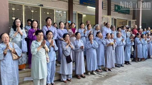 Cầu bình an, hạnh phúc trong muôn dân.