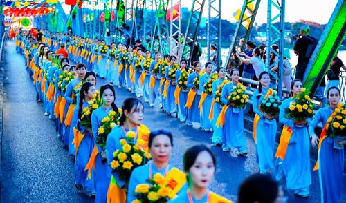 Đối với người dân Cố đô, lễ rước Phật không chỉ là một nghi thức tôn giáo mà còn là nét đẹp văn hóa đã được gìn giữ qua nhiều thế hệ.