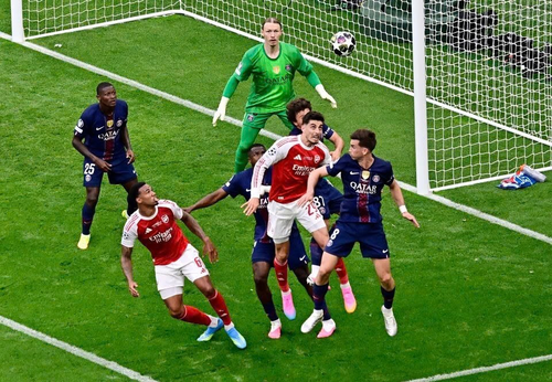 PSG và Arsenal tạo ra một trận chung kết Champions League căng thẳng tới phút cuối cùng. Ảnh: Reuters